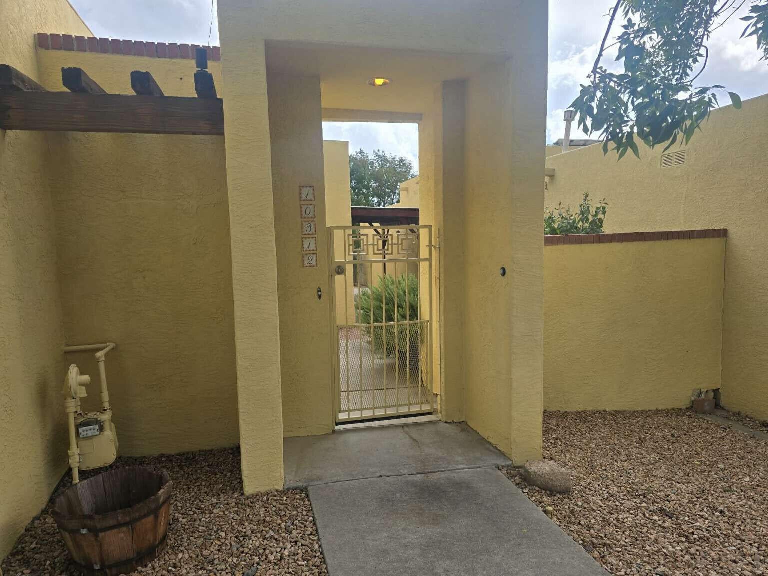 10312 Camino Del Oso NE