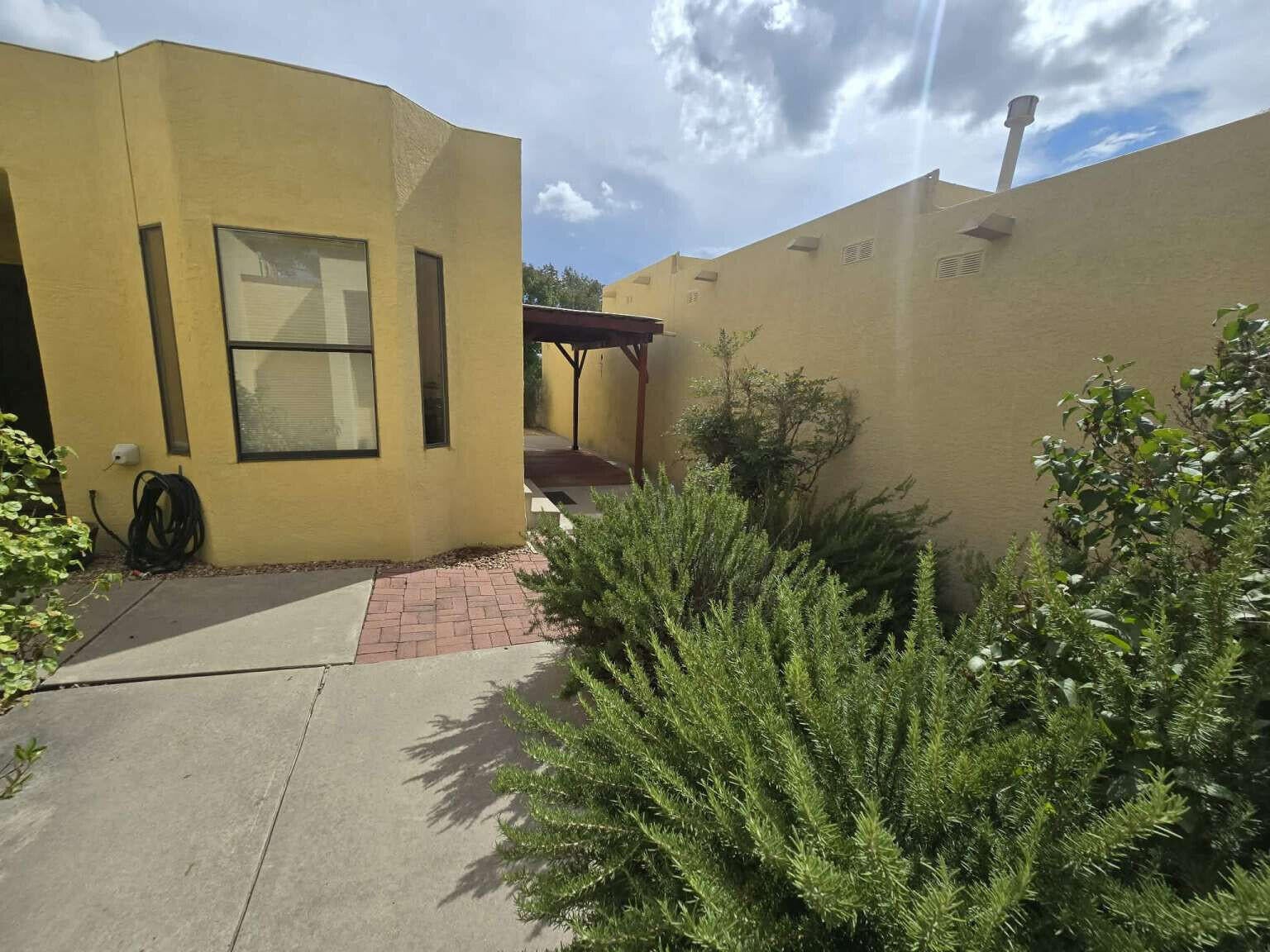 10312 Camino Del Oso NE