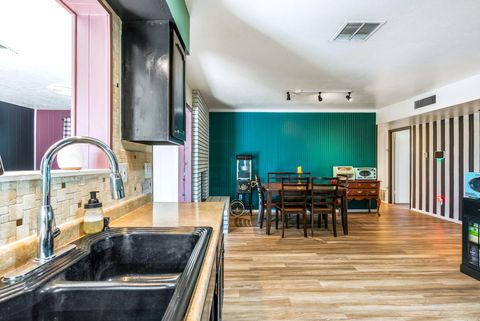 Photo of 613 Jane Street NE, Albuquerque, NM 87123 (MLS # 1100160)