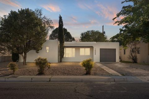 Photo of 1808 Dakota Street NE, Albuquerque, NM 87110 (MLS # 1092365)