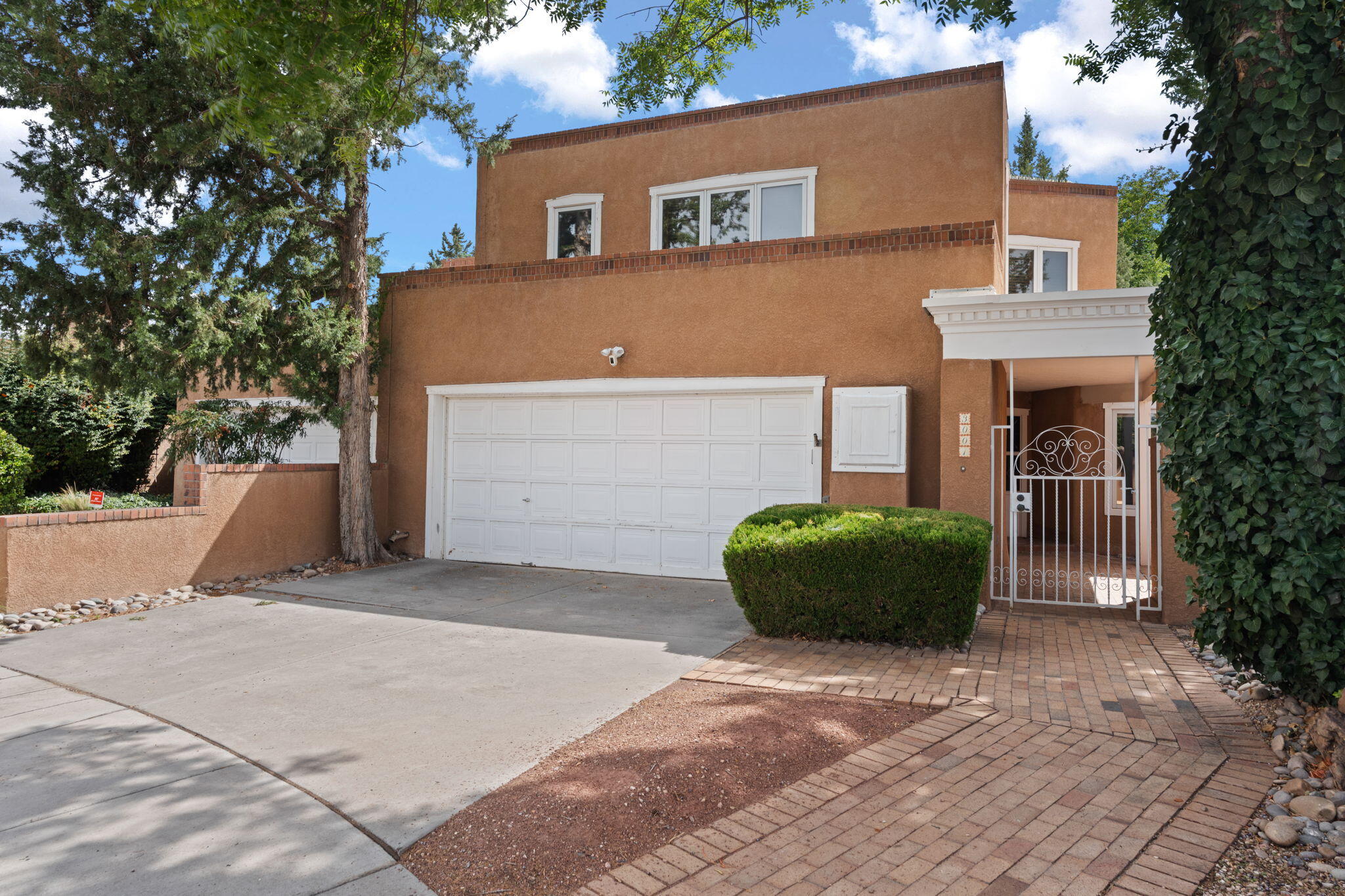 3001 COLONNADE Court NW