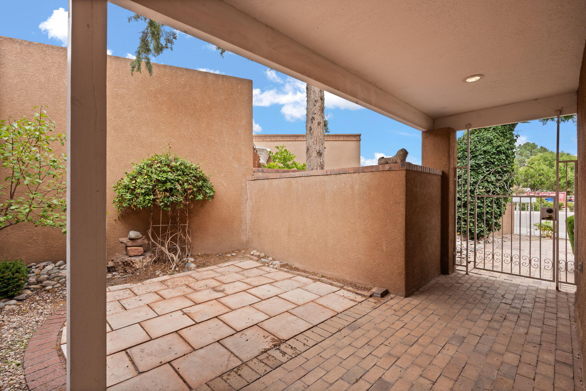 3001 COLONNADE Court NW