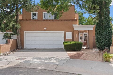 Photo of 3001 COLONNADE Court NW, Albuquerque, NM 87107 (MLS # 1091788)