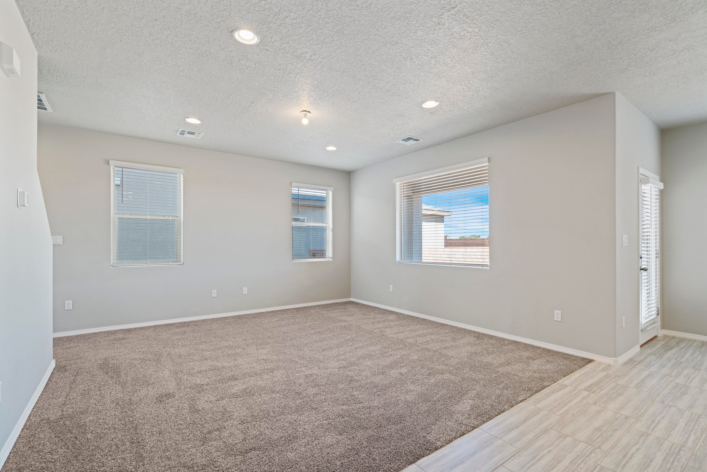 2424 Eglisfield Loop NE