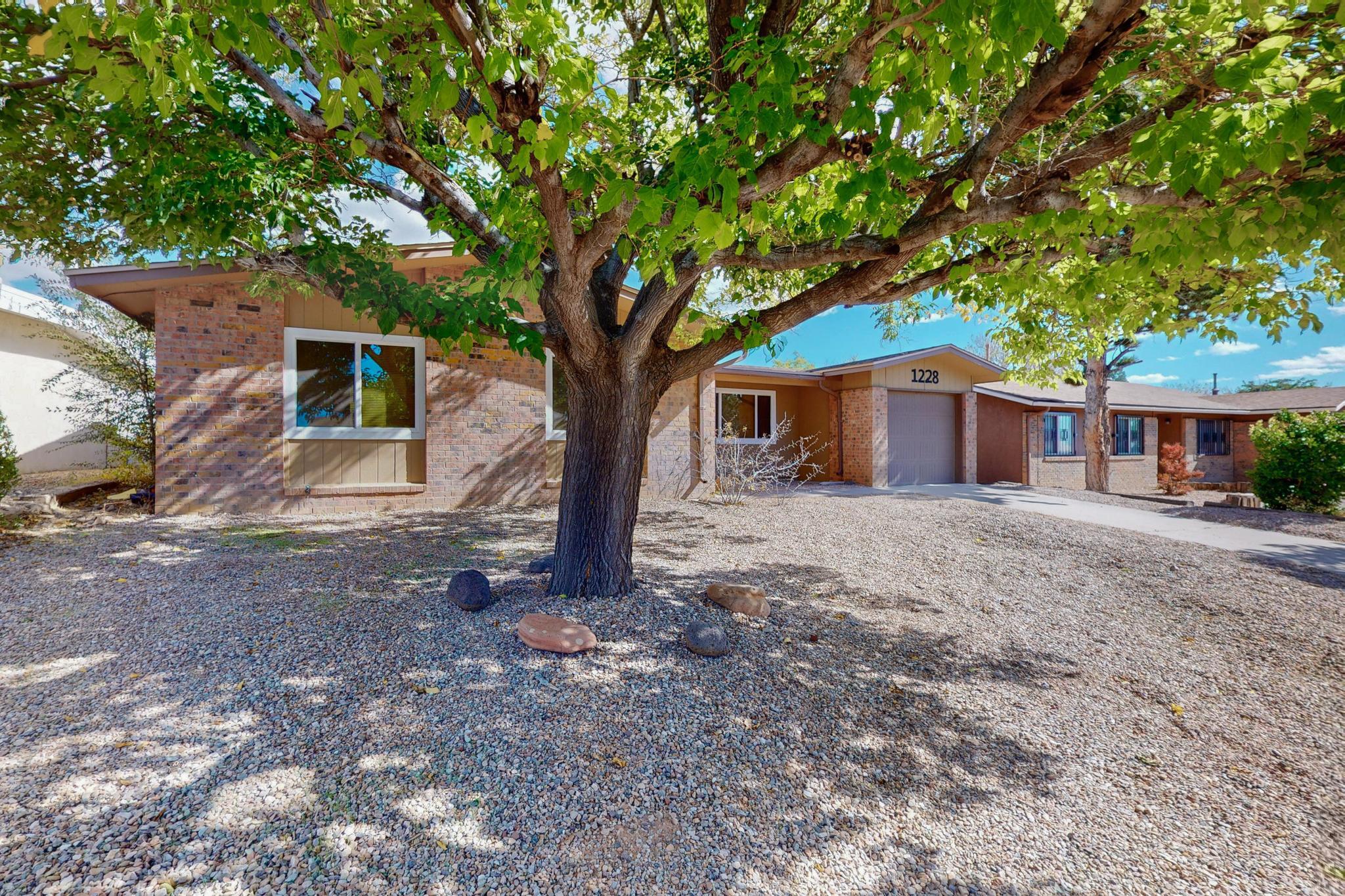 1228 Willys Knight Drive, Albuquerque, New Mexico image 2