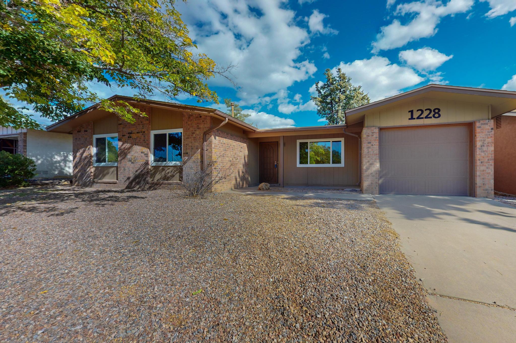 1228 Willys Knight Drive, Albuquerque, New Mexico image 3