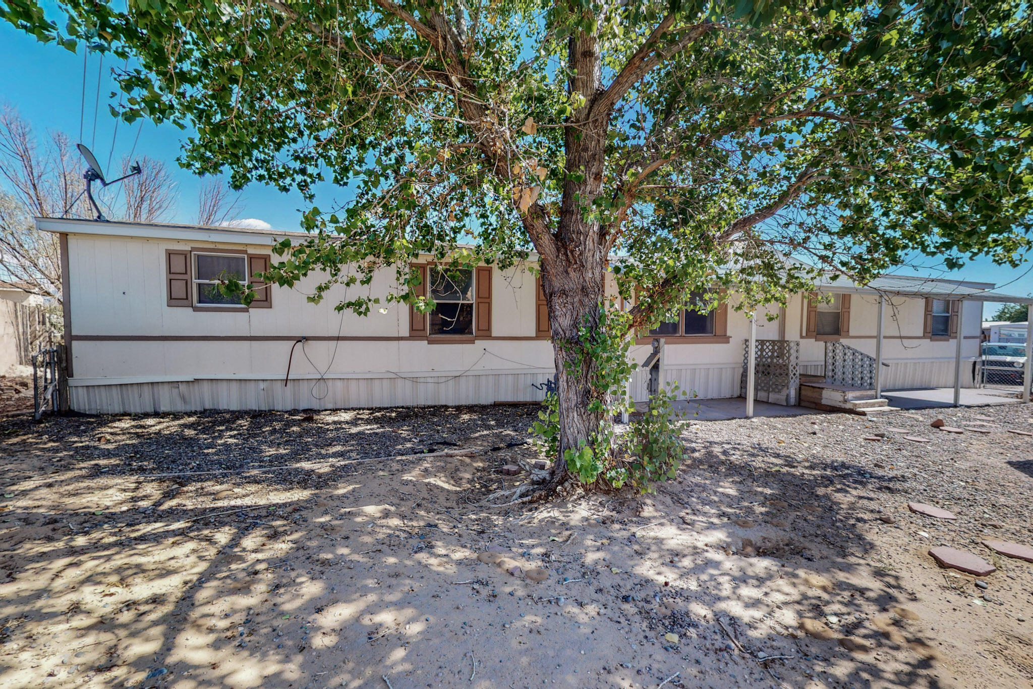 204 Buena Vista Court, Rio Rancho, New Mexico image 1