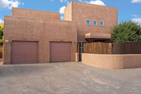 Photo of 1709 CORTE DE PIMIENTA NW, Albuquerque, NM 87104 (MLS # 1091871)