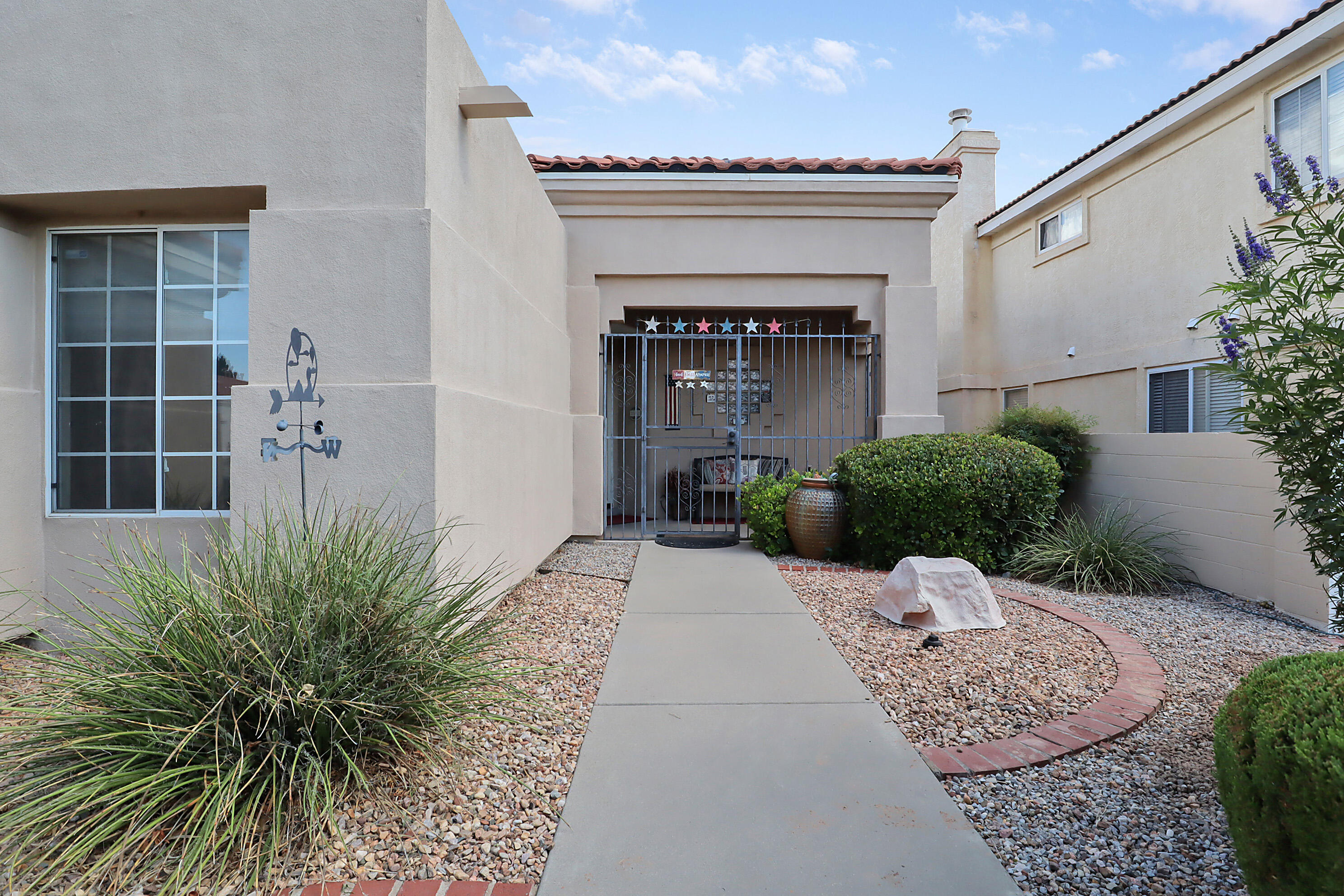 1008 Tony Sanchez Drive, Albuquerque, New Mexico image 4