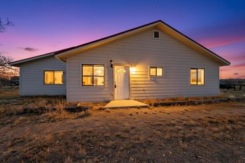 Photo of 3 California Court, Moriarty, NM 87035 (MLS # 1094450)