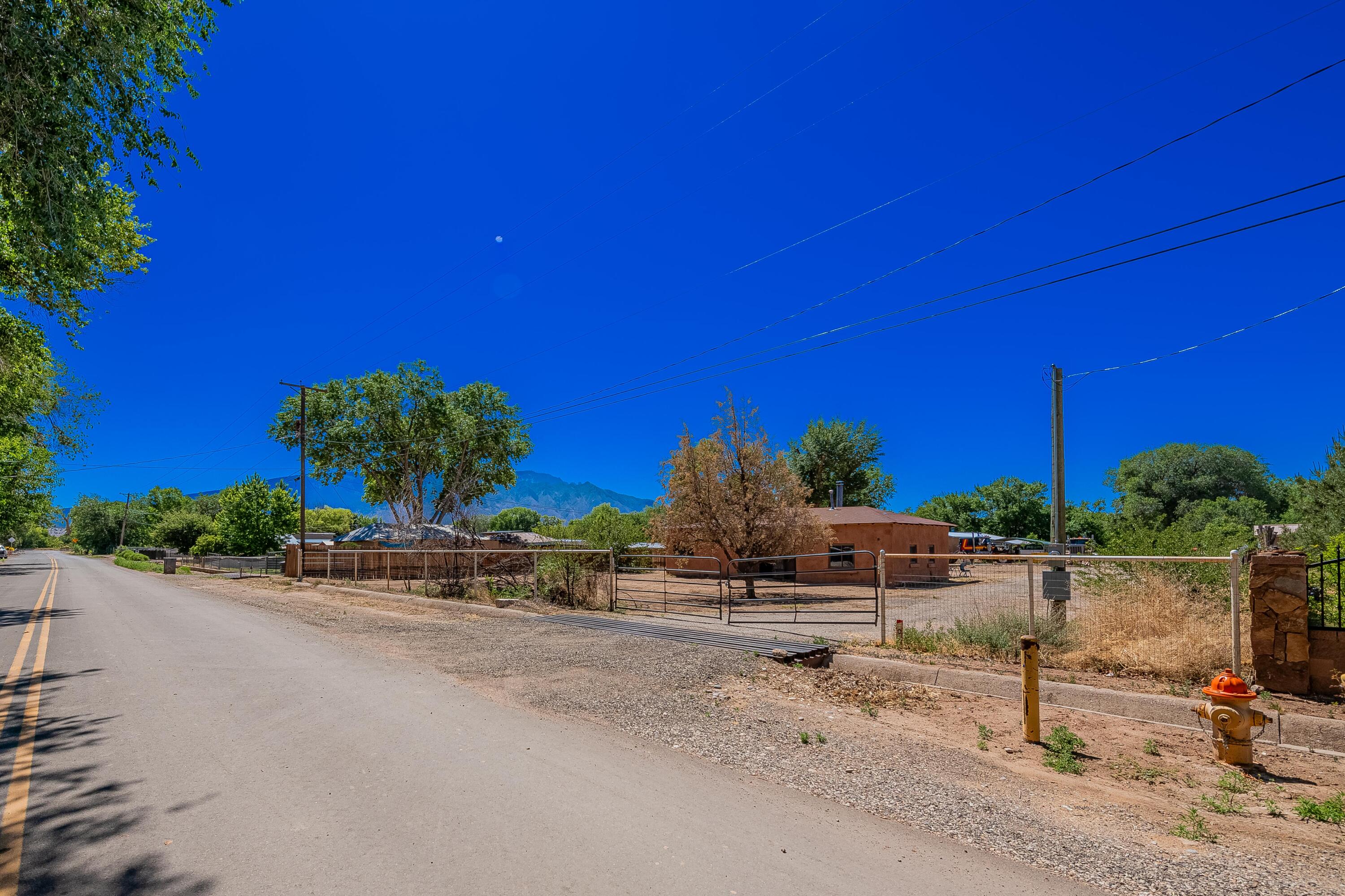 1022 Camino Del Bosque, Bernalillo, New Mexico image 14