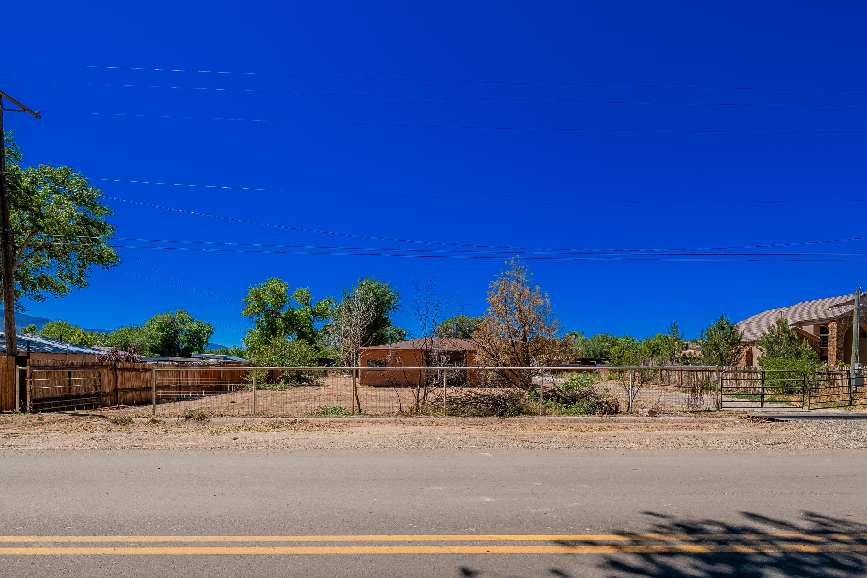 1022 Camino Del Bosque, Bernalillo, New Mexico image 13