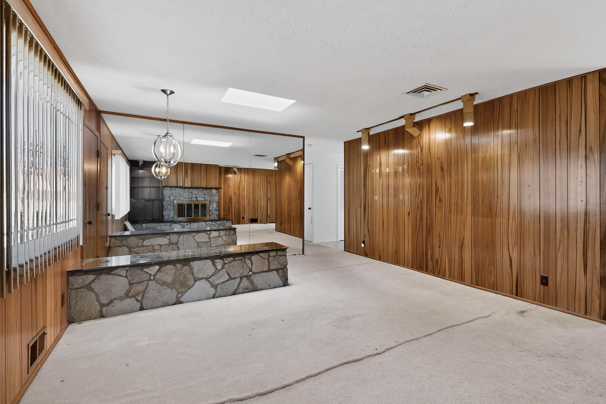 1608 McDonald Road NW