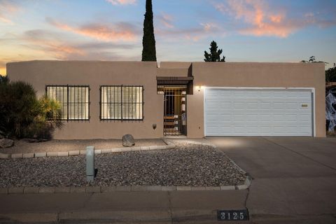 Photo of 3125 Lori Place NE, Albuquerque, NM 87111 (MLS # 1094169)
