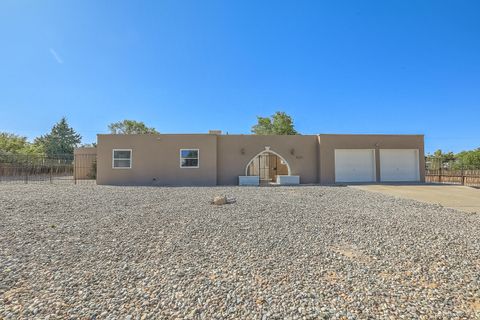 Photo of 3505 33rd Circle SE, Rio Rancho, NM 87124 (MLS # 1093562)