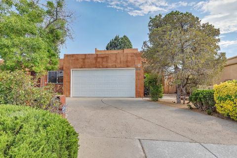Townhouse For Sale - 6016 Whisperwood Court<br/> Albuquerque, NM 87109