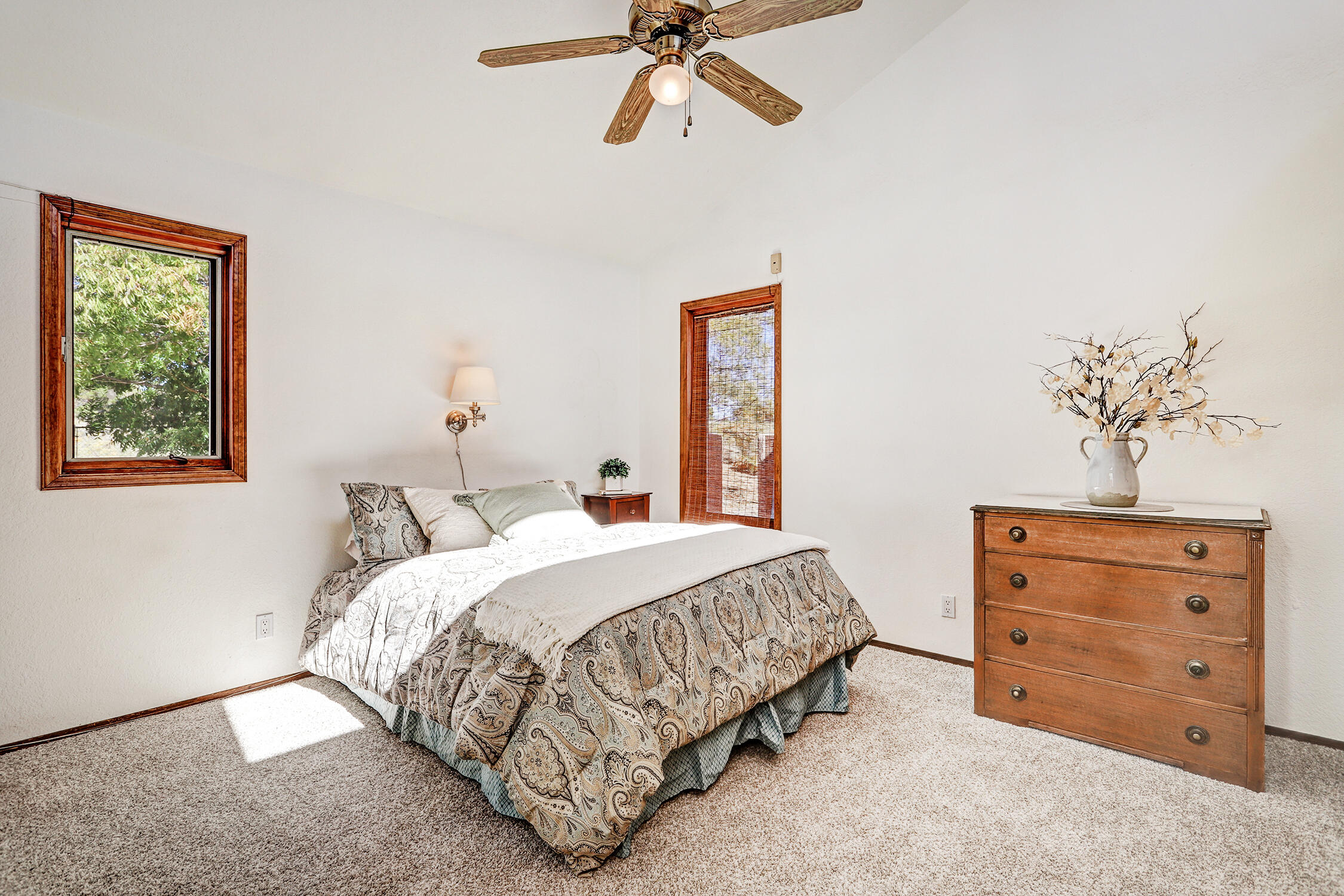 326 Angel Road, Corrales, New Mexico image 11