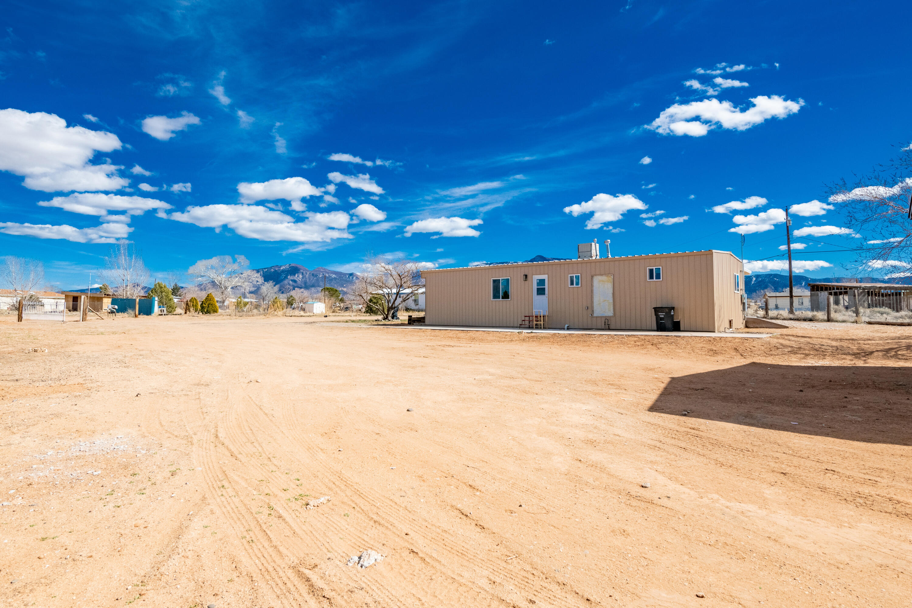 10 Meadow Lake Court, Los Lunas, New Mexico image 7