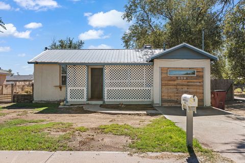 Photo of 209 CAMPBELL Avenue, Belen, NM 87002 (MLS # 1092441)