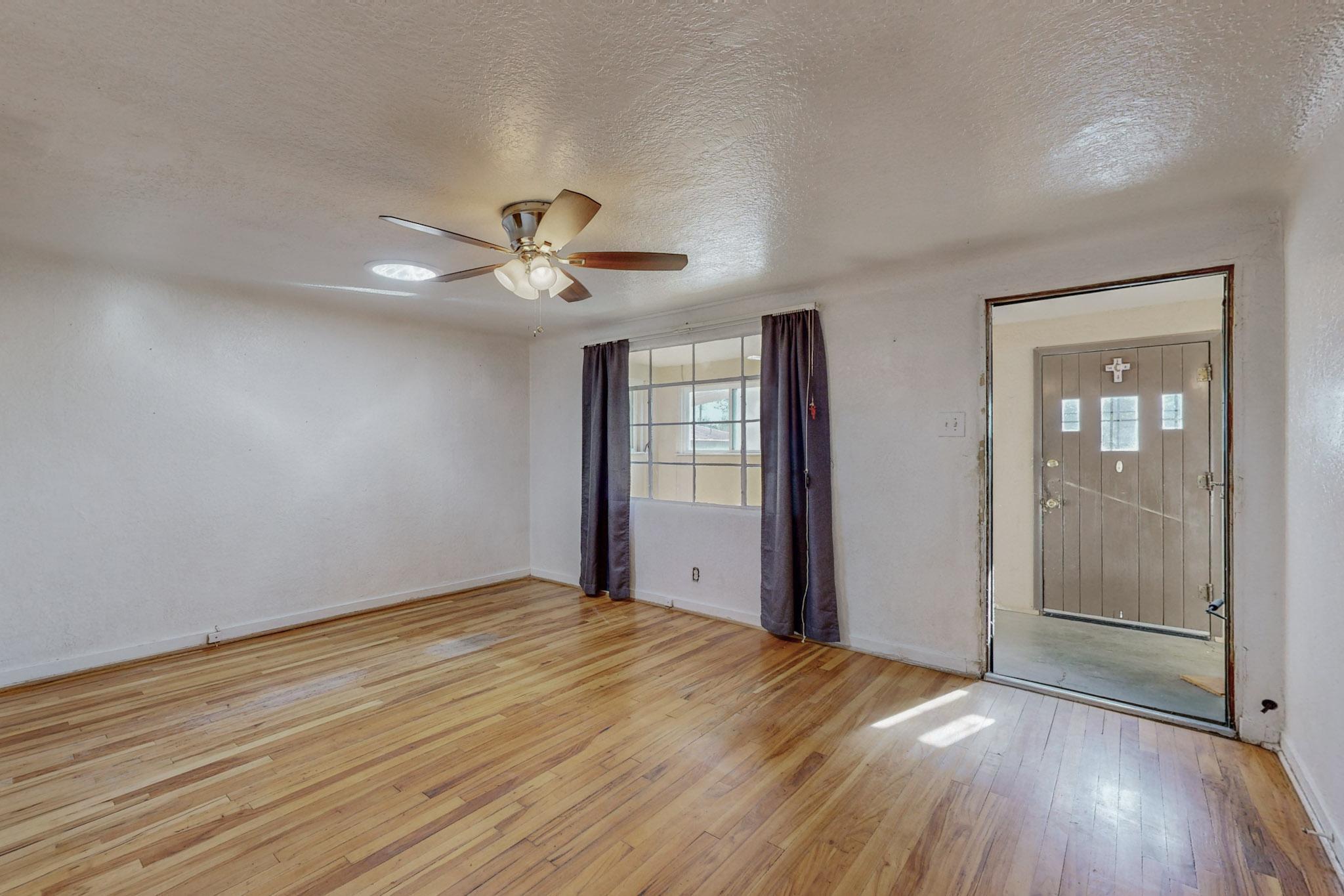 5015 El Paseo Drive, Albuquerque, New Mexico image 3