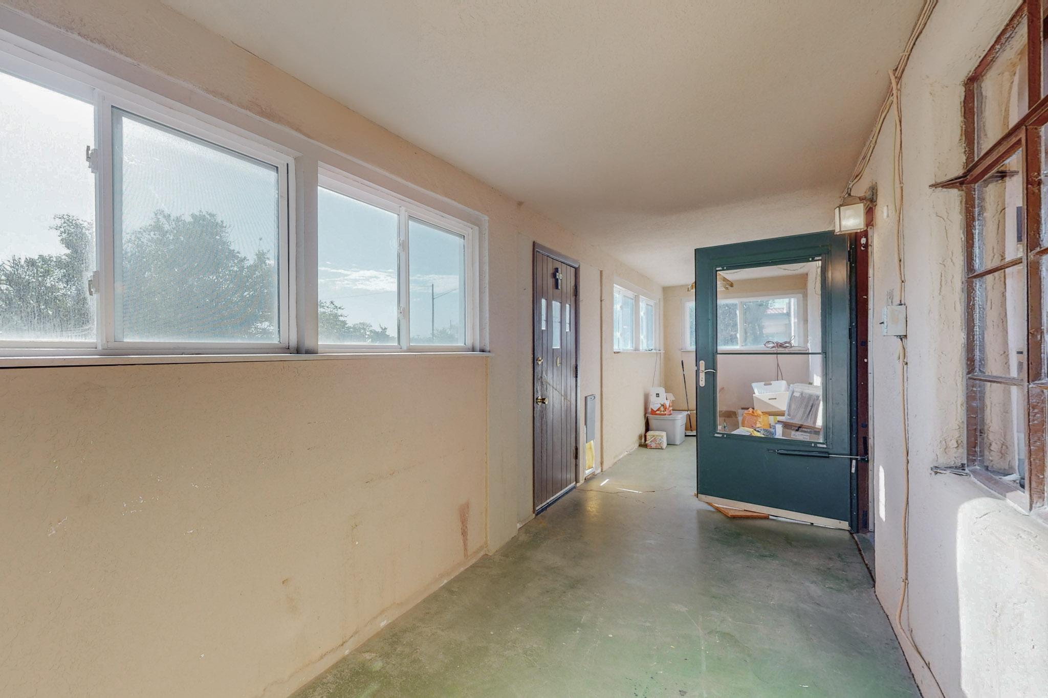 5015 El Paseo Drive, Albuquerque, New Mexico image 2