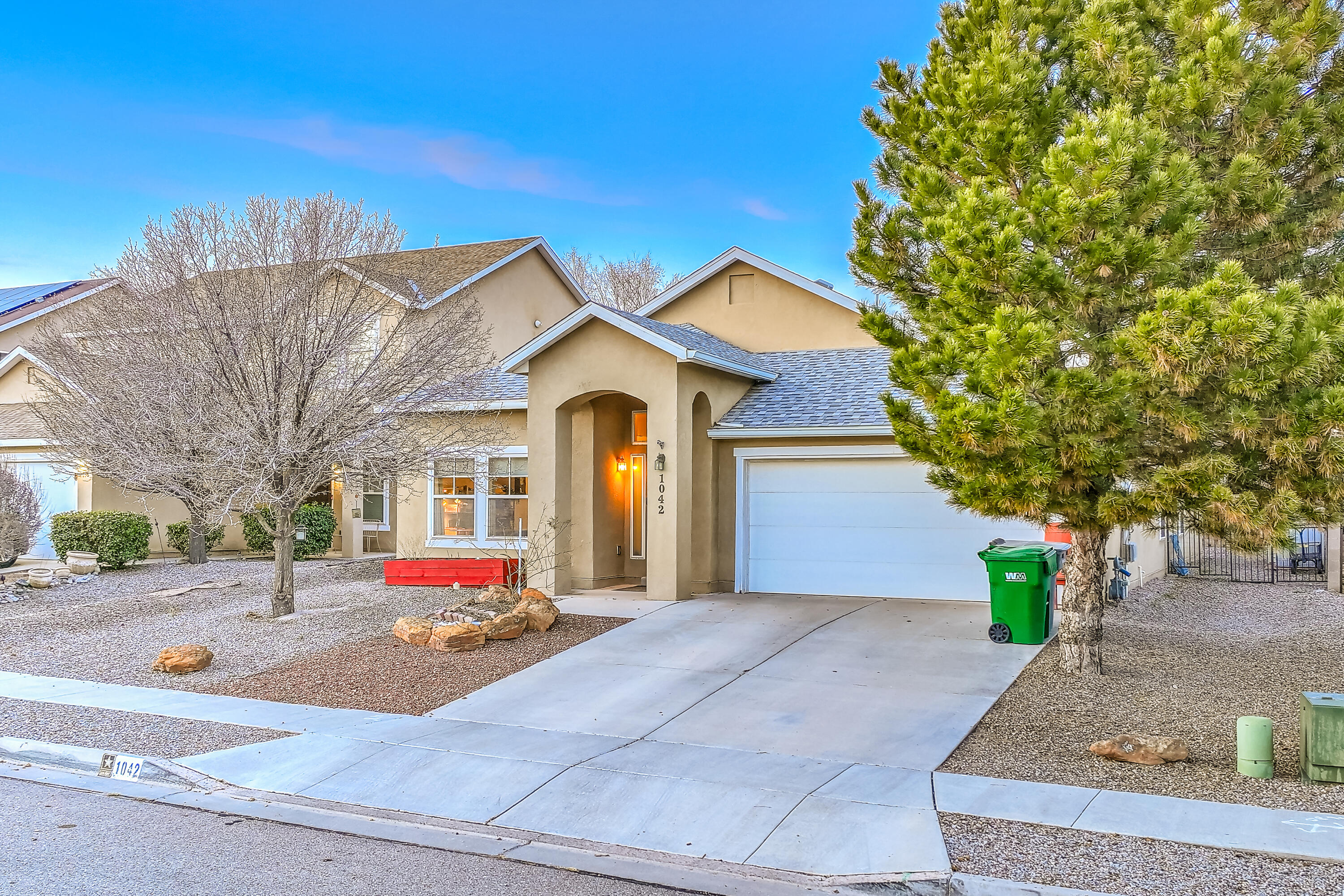 1042 Reynosa Loop SE