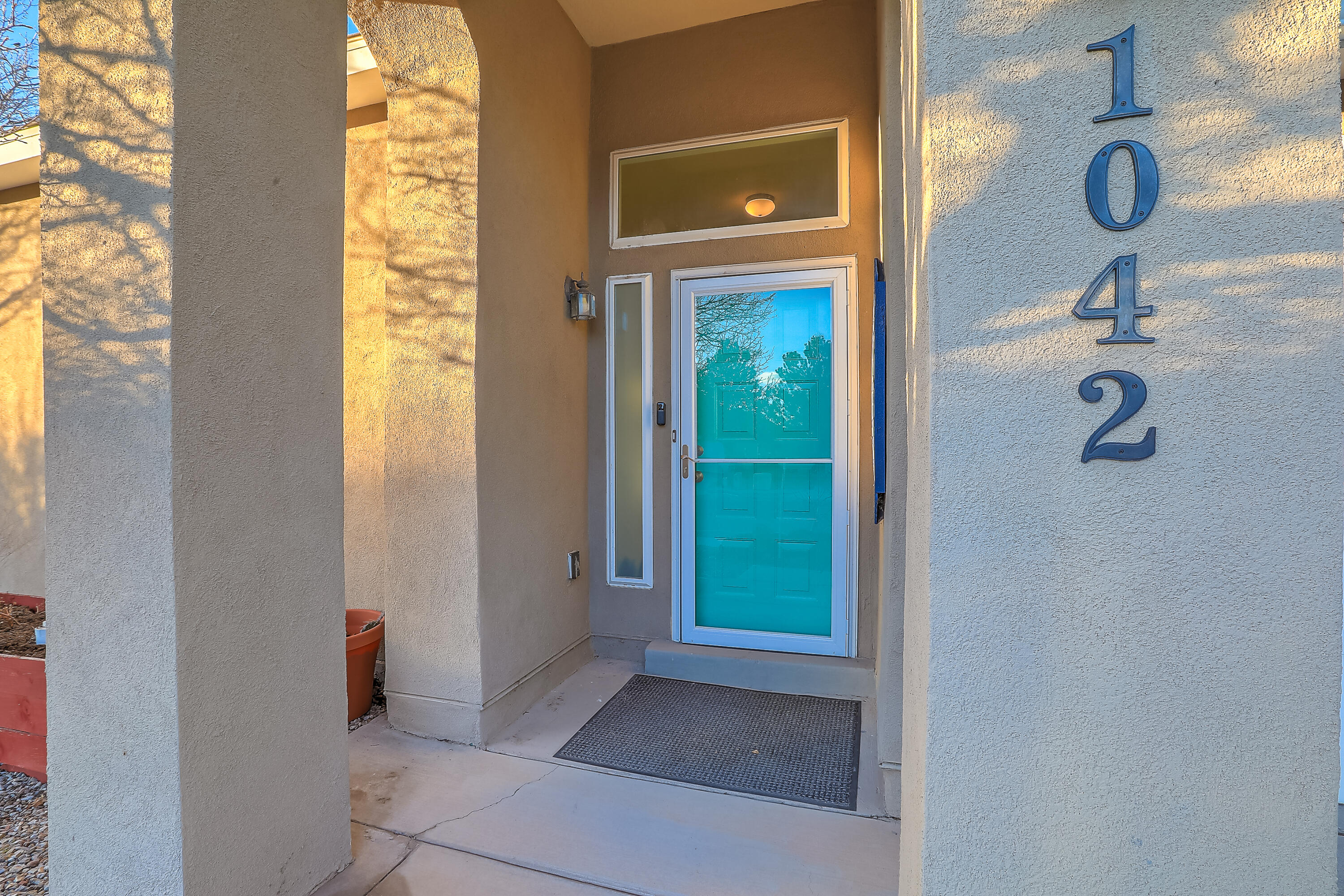 1042 Reynosa Loop SE