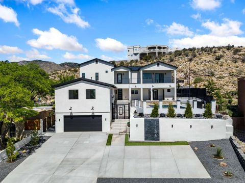 Photo of 1136 Turner Drive NE, Albuquerque, NM 87123 (MLS # 1103237)