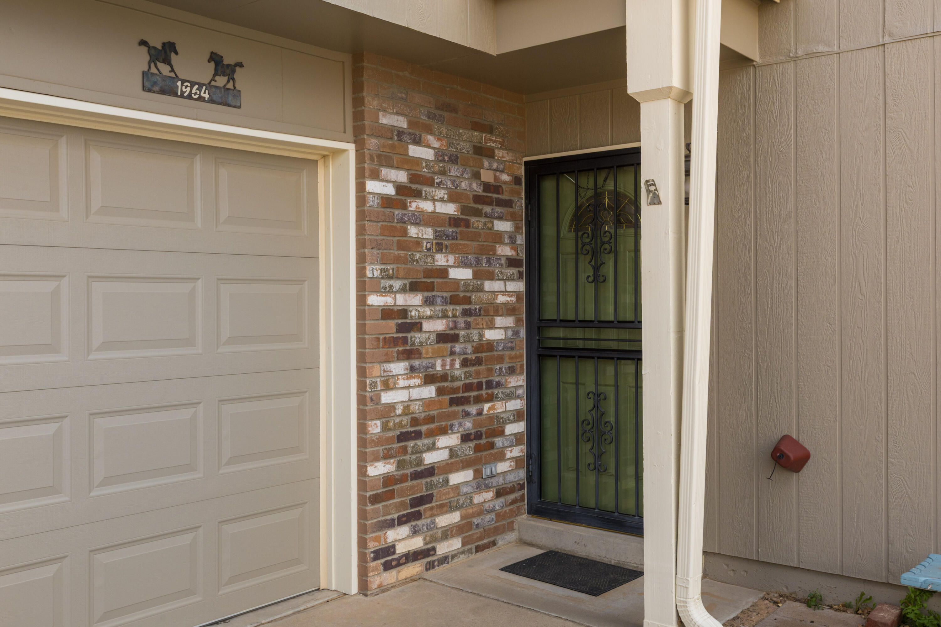 1964 Roanoke Drive NE