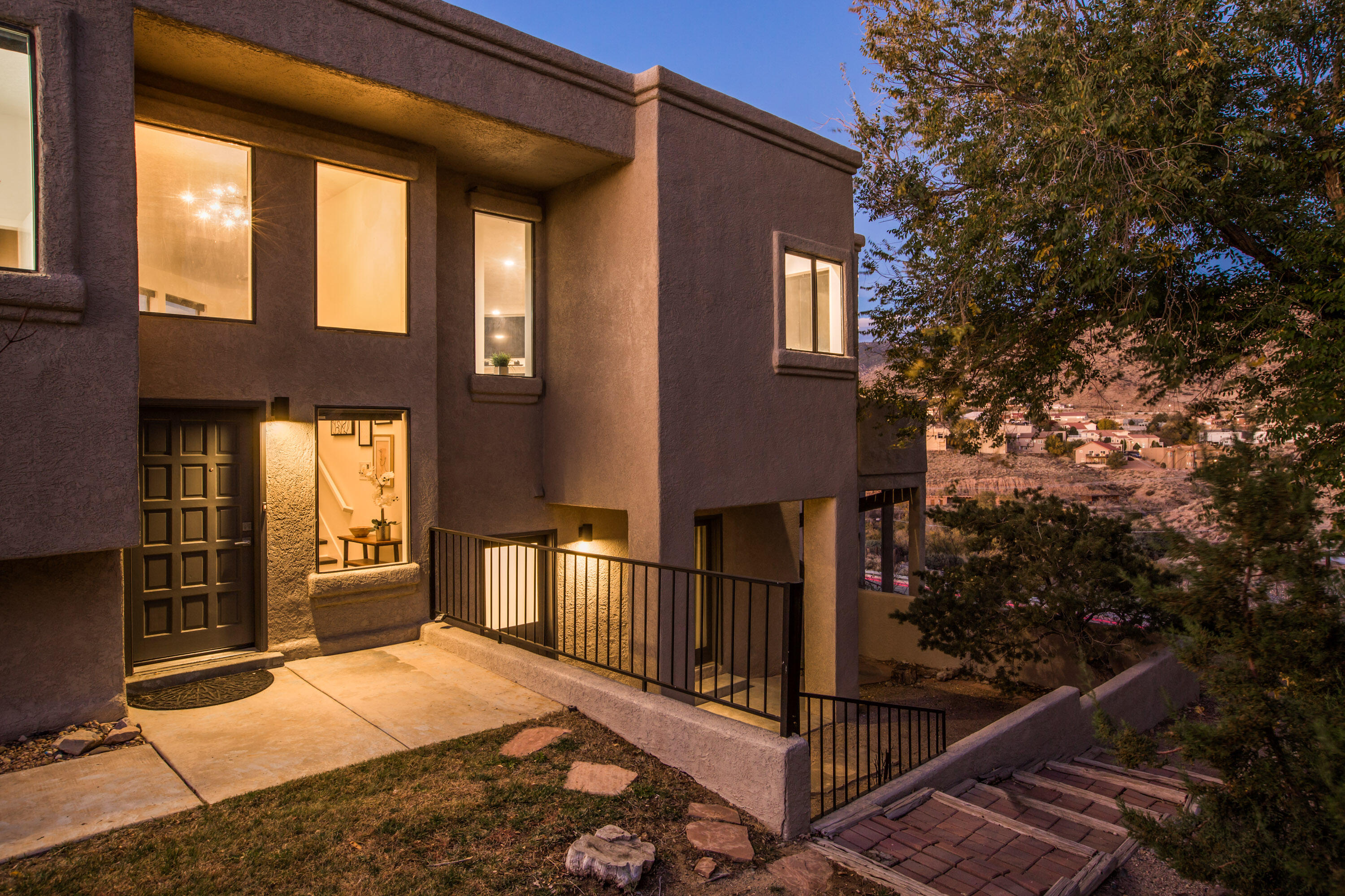 13420 Executive Hills Way, Albuquerque, New Mexico image 2