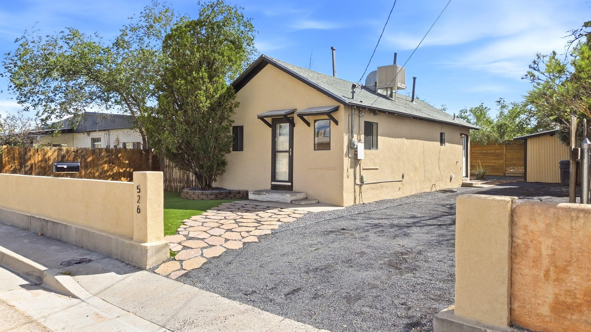 526 Apache Avenue NW