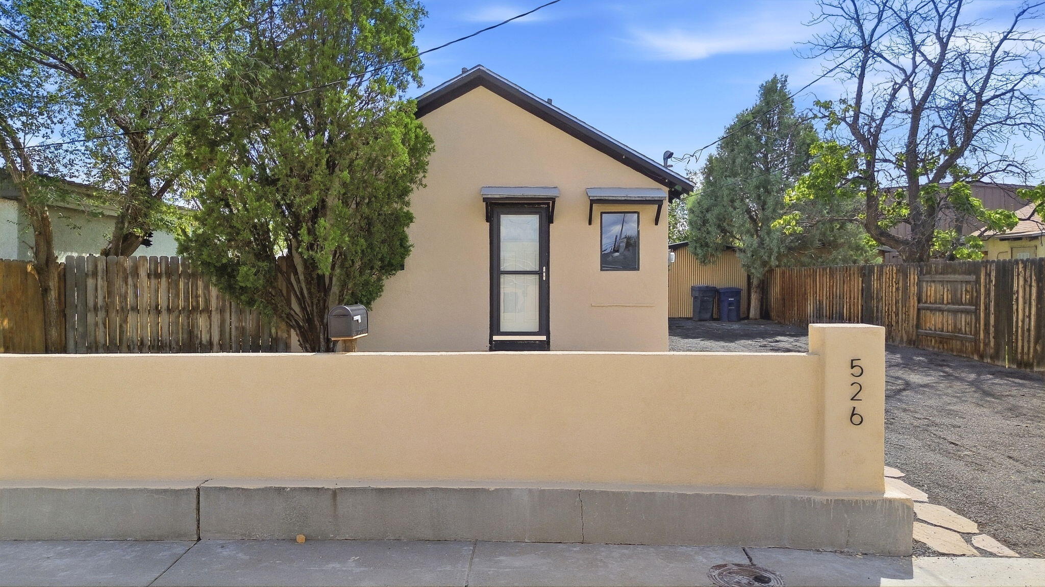 526 Apache Avenue NW