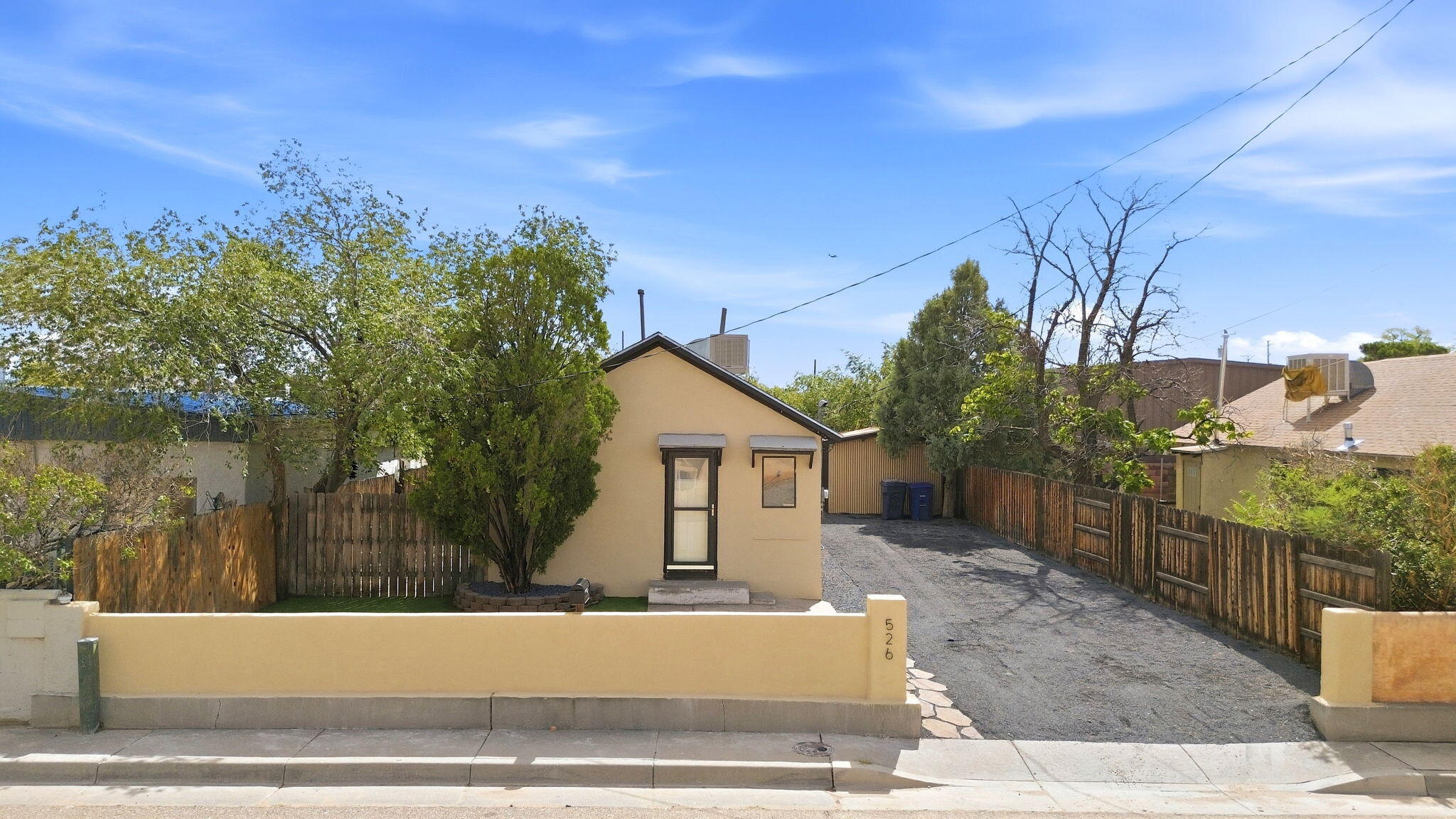 526 Apache Avenue NW