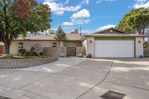 Photo of 5345 Revi Don Drive NE, Albuquerque, NM 87111 (MLS # 1094401)