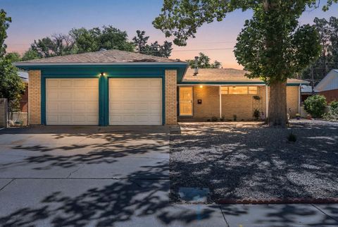 Photo of 2916 Espanola Street NE, Albuquerque, NM 87110 (MLS # 1105733)