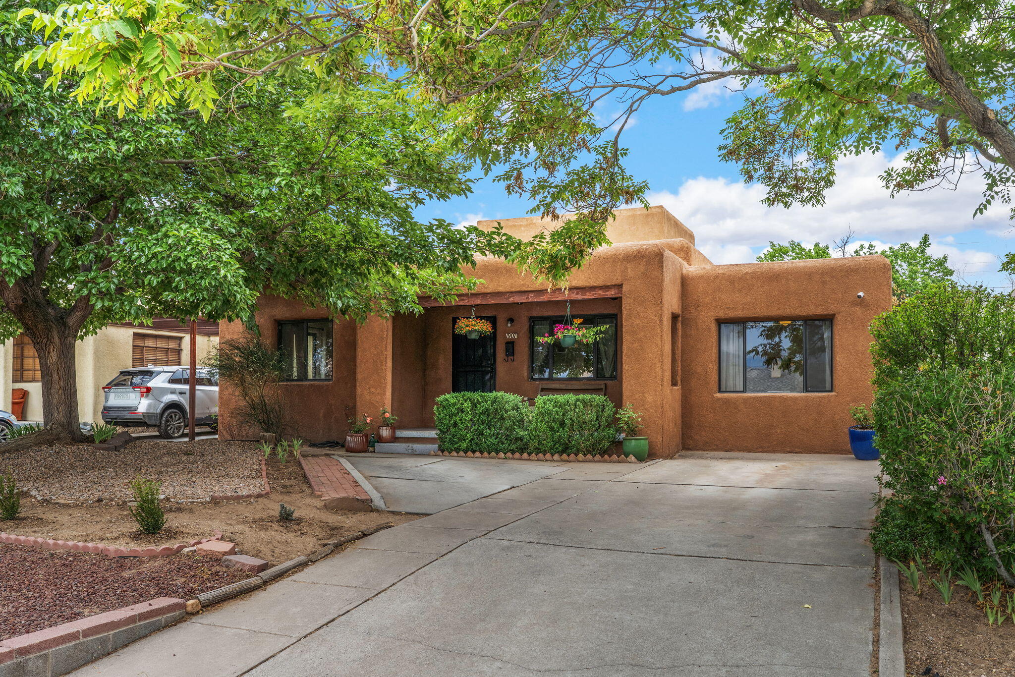 1907 Anderson PL SE