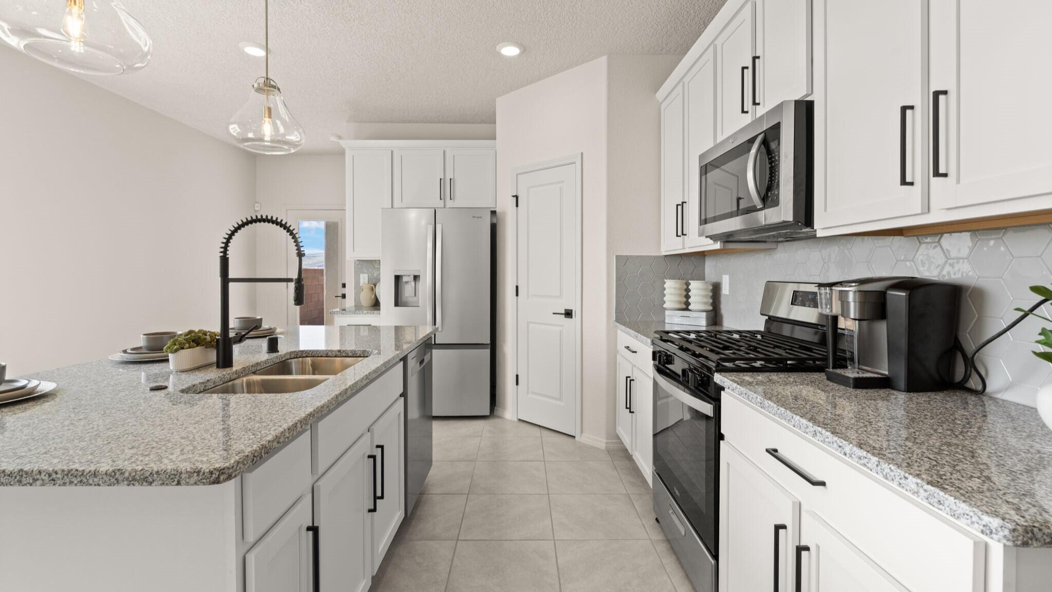 1518 E Gleneagles Street