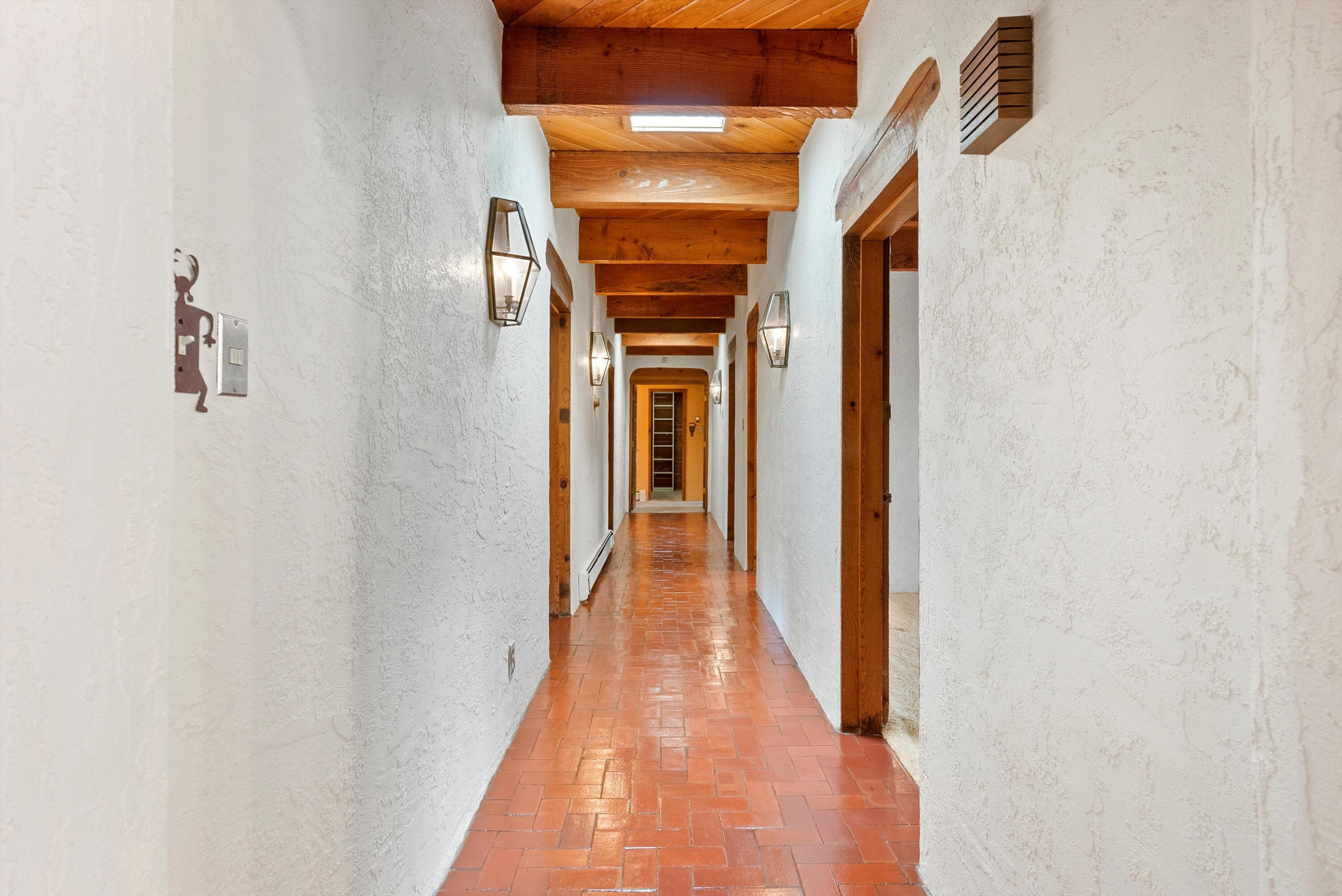 8805 Rio Grande Boulevard, Los Ranchos, New Mexico image 31