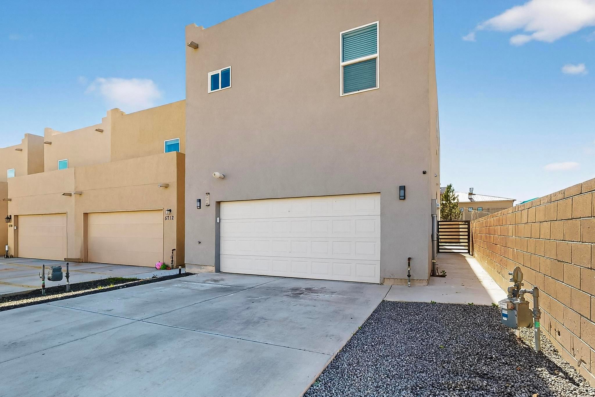 5714 PINNACLE PEAK Court NW