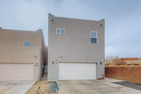 Photo of 5714 PINNACLE PEAK Court NW, Albuquerque, NM 87114 (MLS # 1089593)