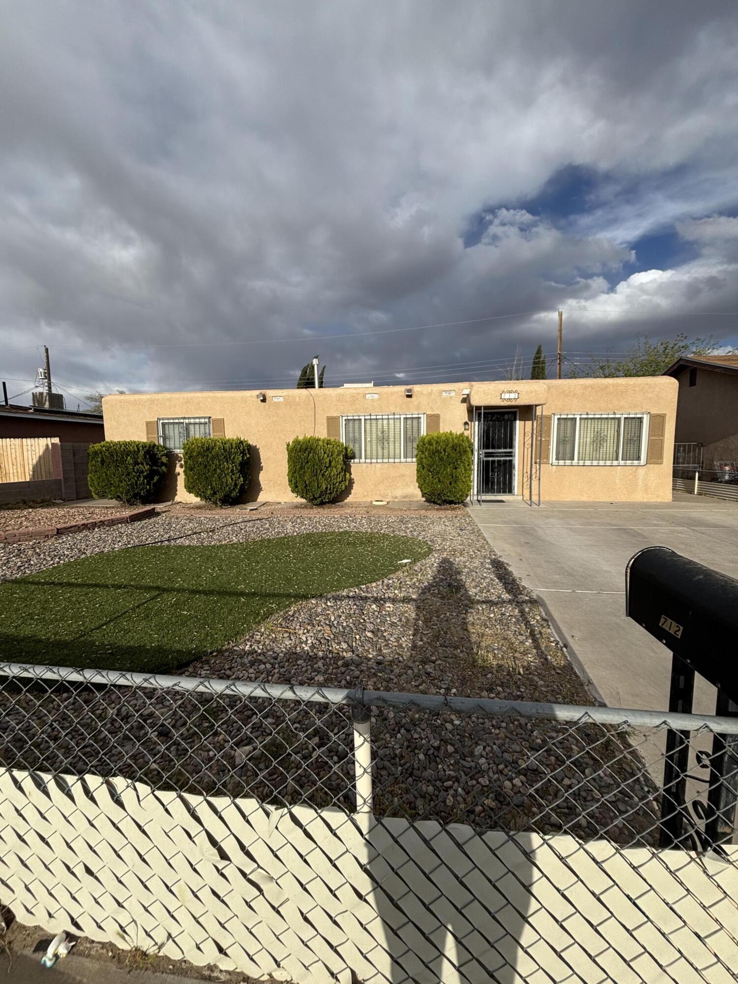 712 59th Street, Albuquerque, New Mexico image 1