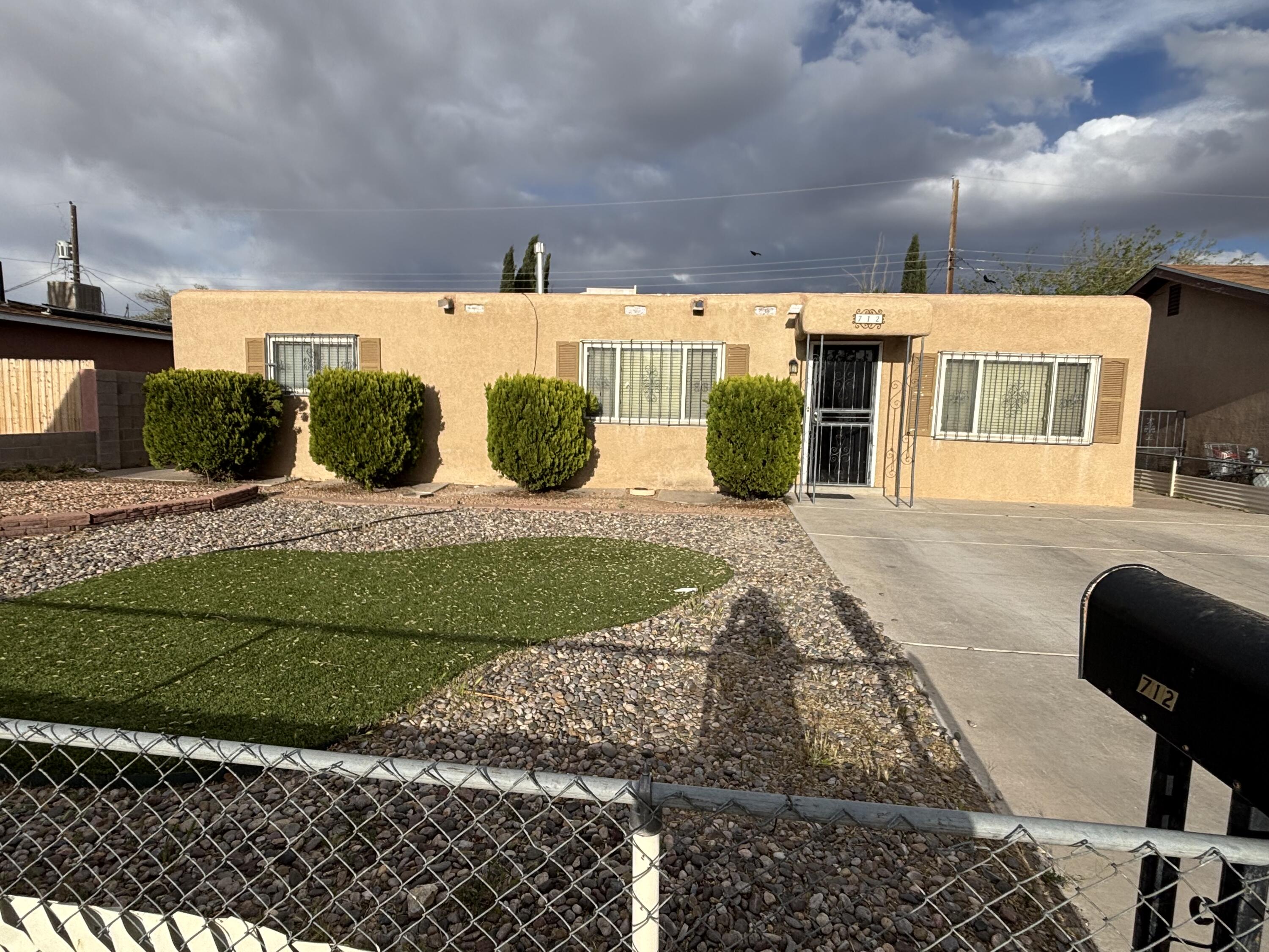 712 59th Street, Albuquerque, New Mexico image 2