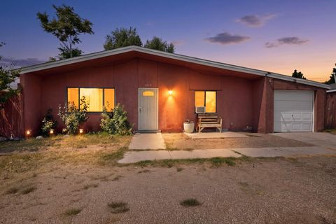 Photo of 2819 Desert Garden Lane SW, Albuquerque, NM 87105 (MLS # 1107016)