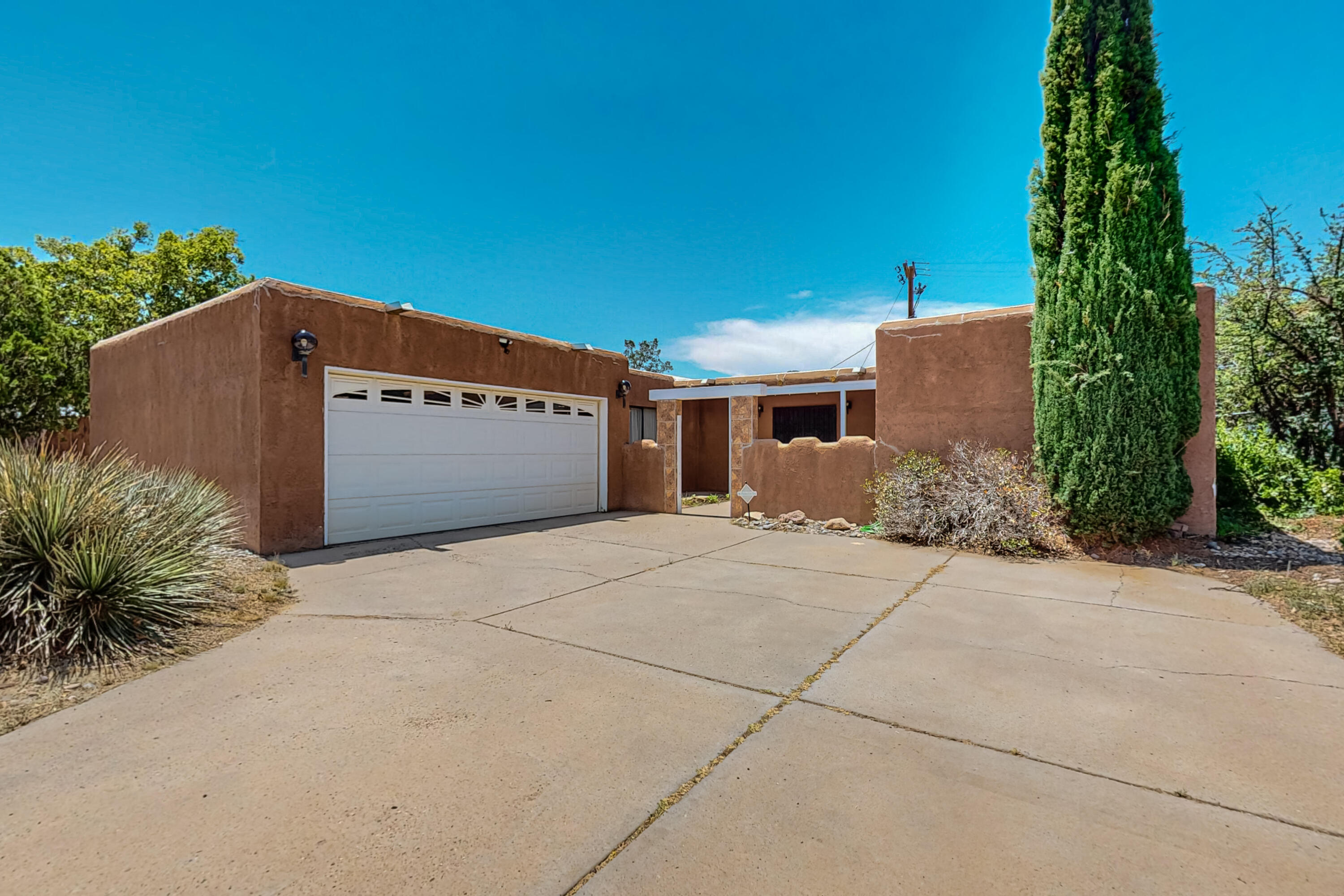 View Albuquerque, NM 87109 house