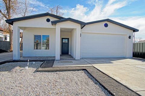 2040 Lucia Avenue SW Albuquerque NM 87105