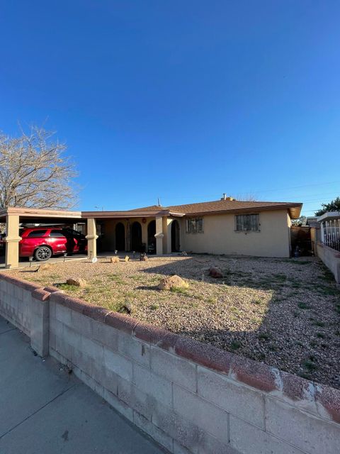 5708 Alta Vista Court SW Albuquerque NM 87105