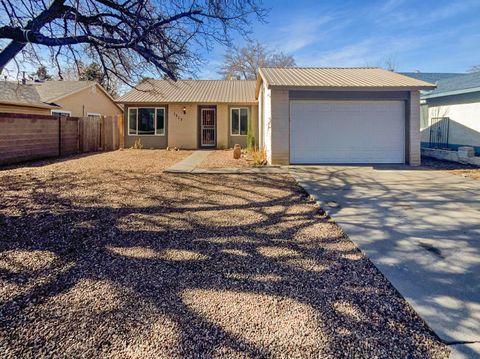 Photo of 1217 Kirby Street NE, Albuquerque, NM 87112 (MLS # 1096354)
