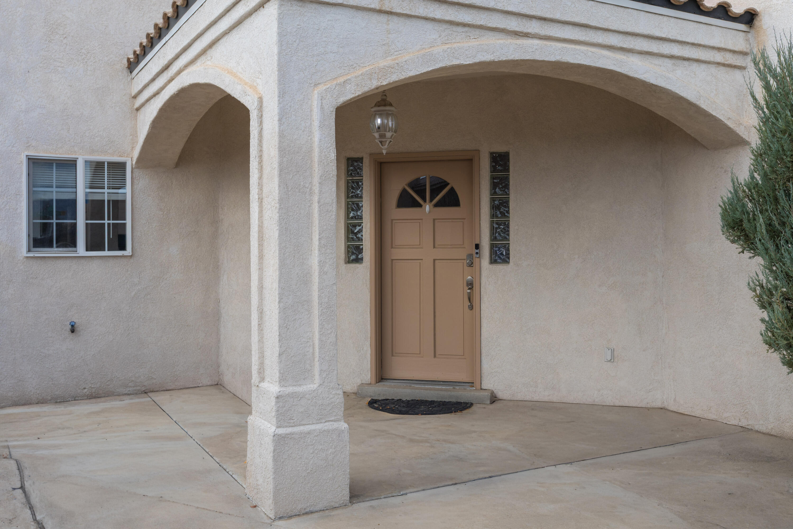 5801 Tres Vistas Court NW