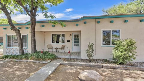 Photo of 409 Morningside Drive NE, Albuquerque, NM 87108 (MLS # 1101323)