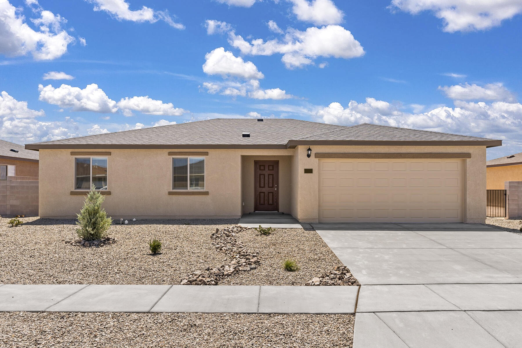 2506 Desi Loop, Belen, New Mexico image 1